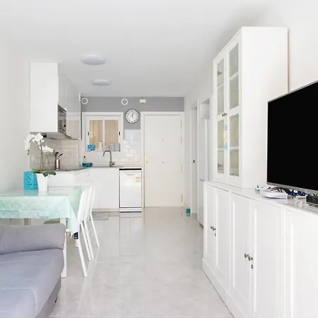 Home2book Cozy Pool & Terrace Cristianos Daire